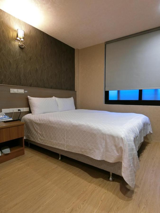 Taiwan Seven Days Boutique Hotel Тайбэй Экстерьер фото
